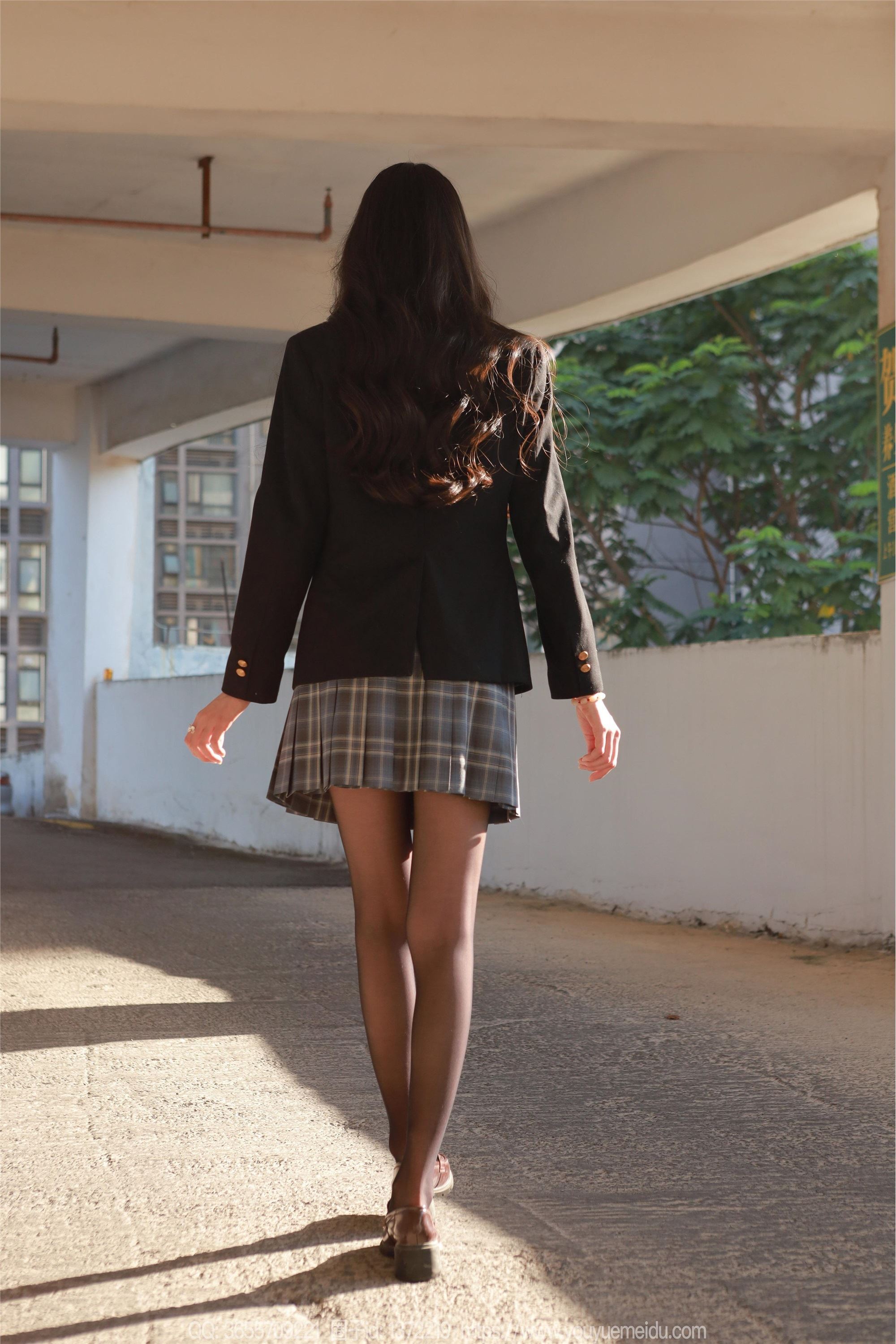 IESS异思趣向  2024.12.05 丝享家 1916 团团《阳光黑丝》